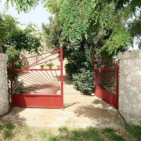 Trulli Convertini Locorotondo