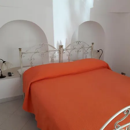 Trulli Convertini 洛科罗通多