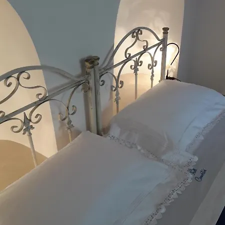 Trulli Convertini 公寓式酒店 洛科罗通多