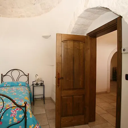 Ξενοδοχείο με διαμερίσματα Trulli Convertini 3*